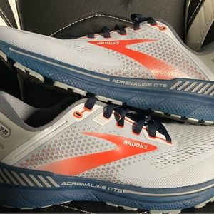 Brooks Adrenaline GTS22 Gray Running Sneaker Shoe Low Mesh Sz 10 Men Excellent